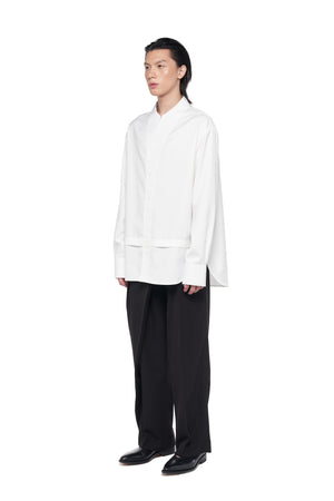 WHITE COLLARLESS PART 1 OVERSIZED WITH PLEATS AND VISIBLE BUTTON